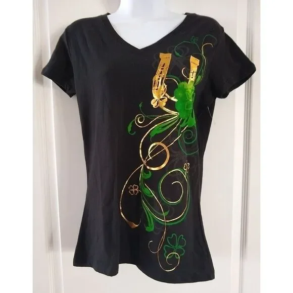 St. Patrick's Day V-Neck T-Shirt Medium (8/10) - Picture 1 of 7